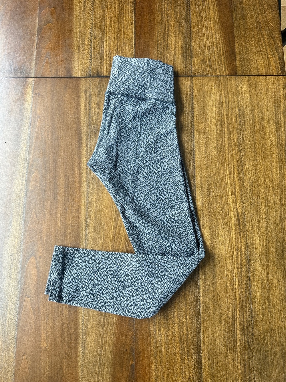 Lululemon Women’s High-Rise Leggings Grey Black Print Size 4 - Picture 2 of 7